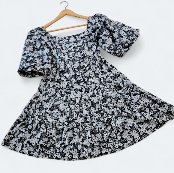 Faithfull the Brand Eryn Floral Mini Dress Puffy Sleeves Size 4 - Picture 1 of 16